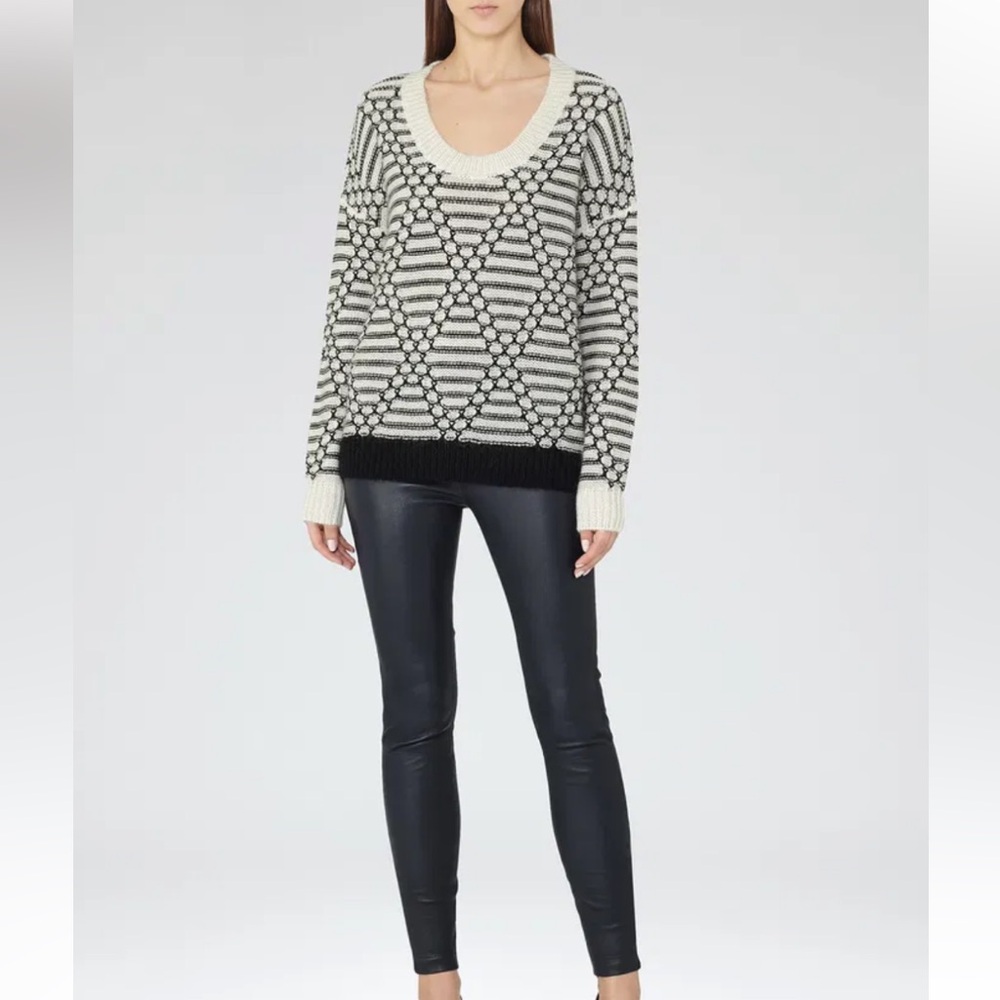 REISS sweater scoop neck black and white geometric pattern size small